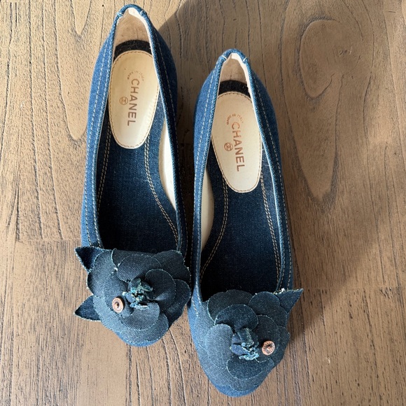 Chanel Navy Denim Flower Flats size 37.5 ballet flats - Picture 6 of 6